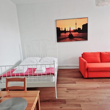 City Studio Apartment For 4, Near Sonnenallee Берлін Екстер'єр фото