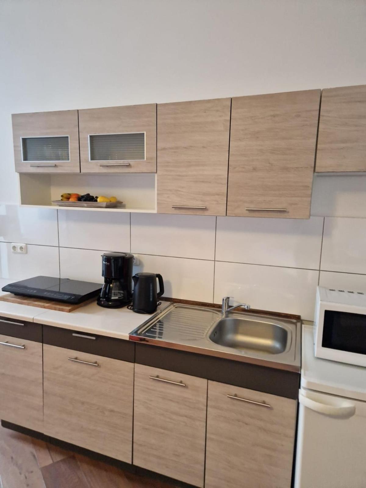 City Studio Apartment For 4, Near Sonnenallee Берлін Екстер'єр фото