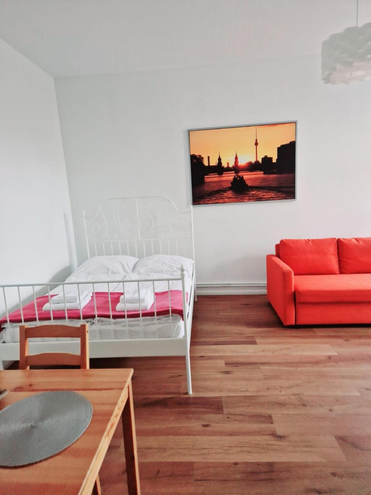 City Studio Apartment For 4, Near Sonnenallee Берлін Екстер'єр фото