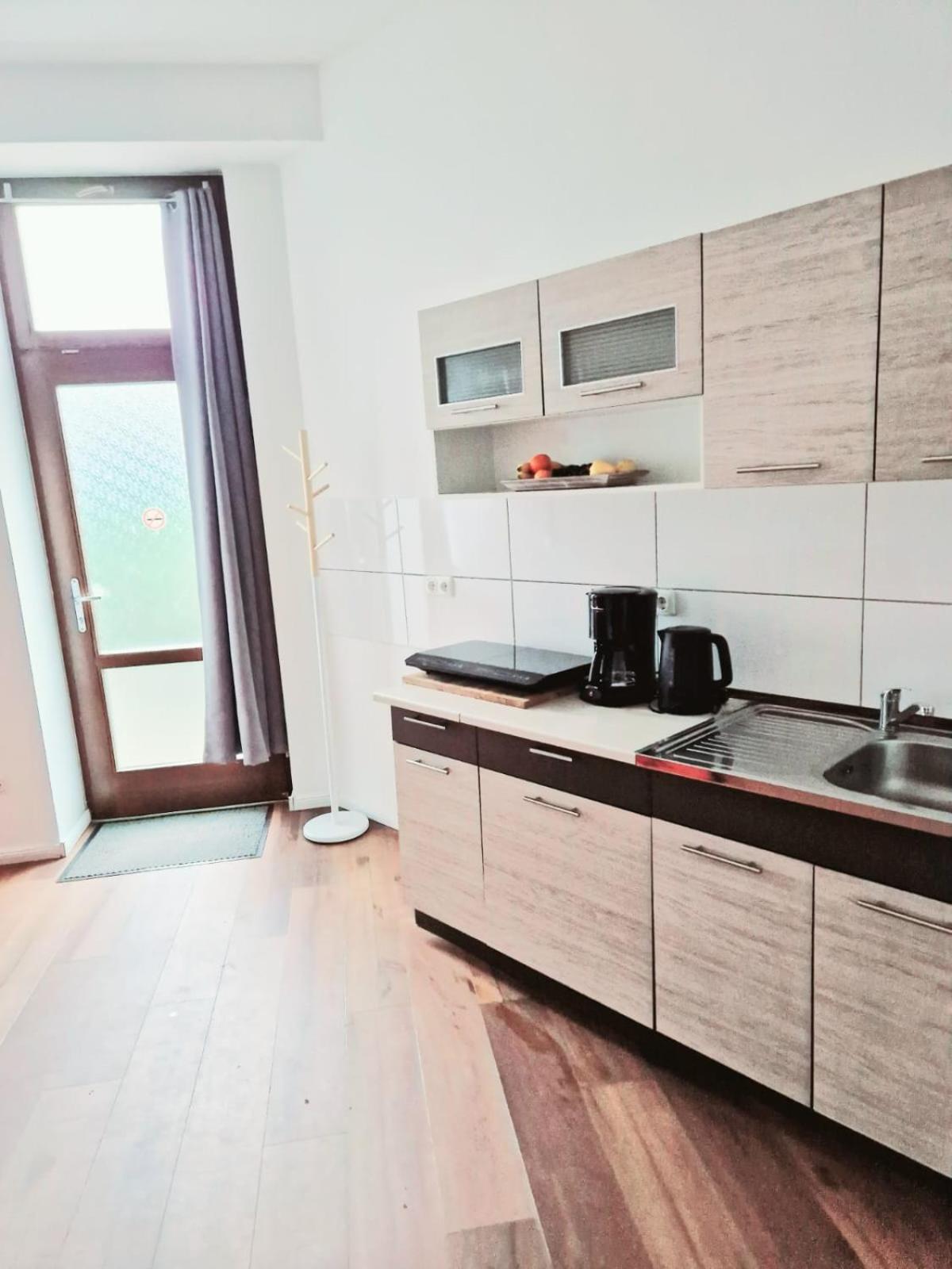 City Studio Apartment For 4, Near Sonnenallee Берлін Екстер'єр фото