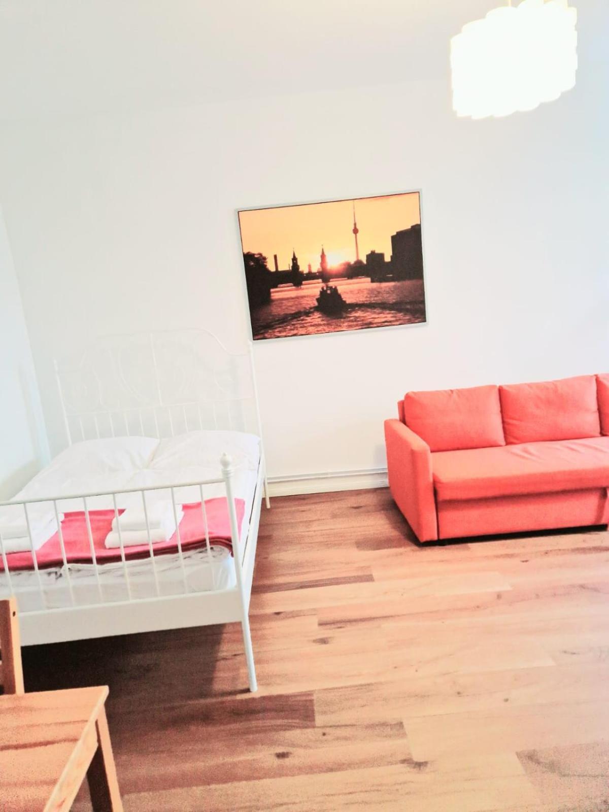 City Studio Apartment For 4, Near Sonnenallee Берлін Екстер'єр фото