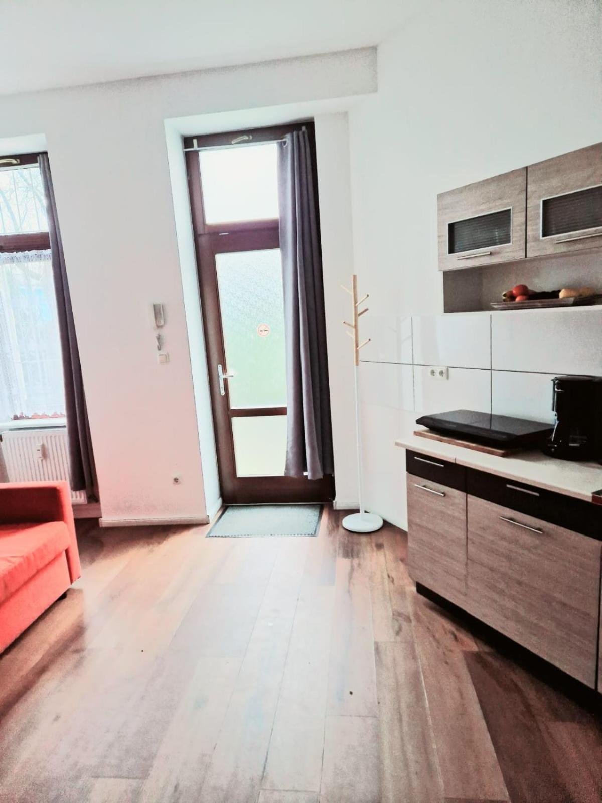 City Studio Apartment For 4, Near Sonnenallee Берлін Екстер'єр фото